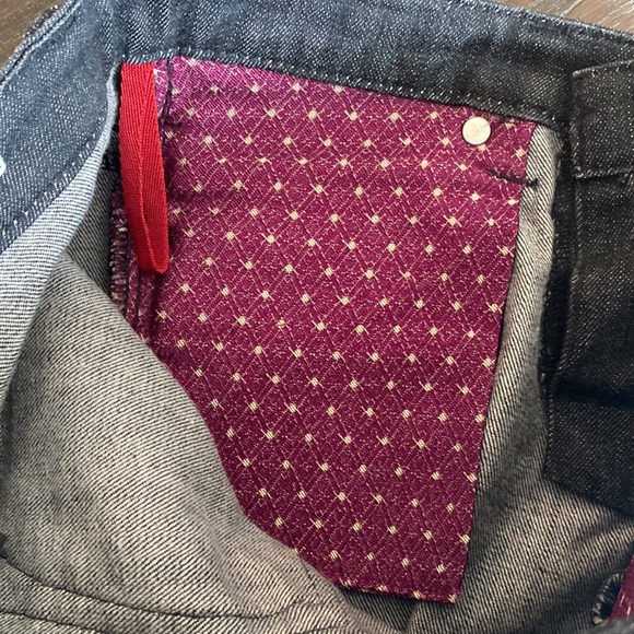 Buffalo jeans by David Bitton size 27 Capri pants in black denim. - Picture 8 of 11